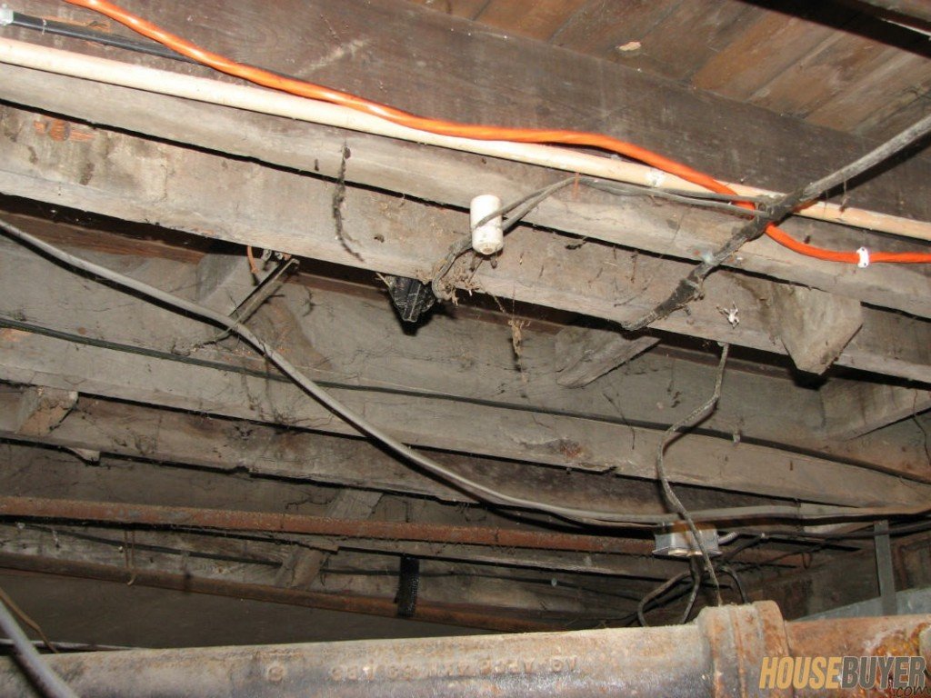 FORT WAYNE Home Buying Service that purchases single-family and multi-family homes.