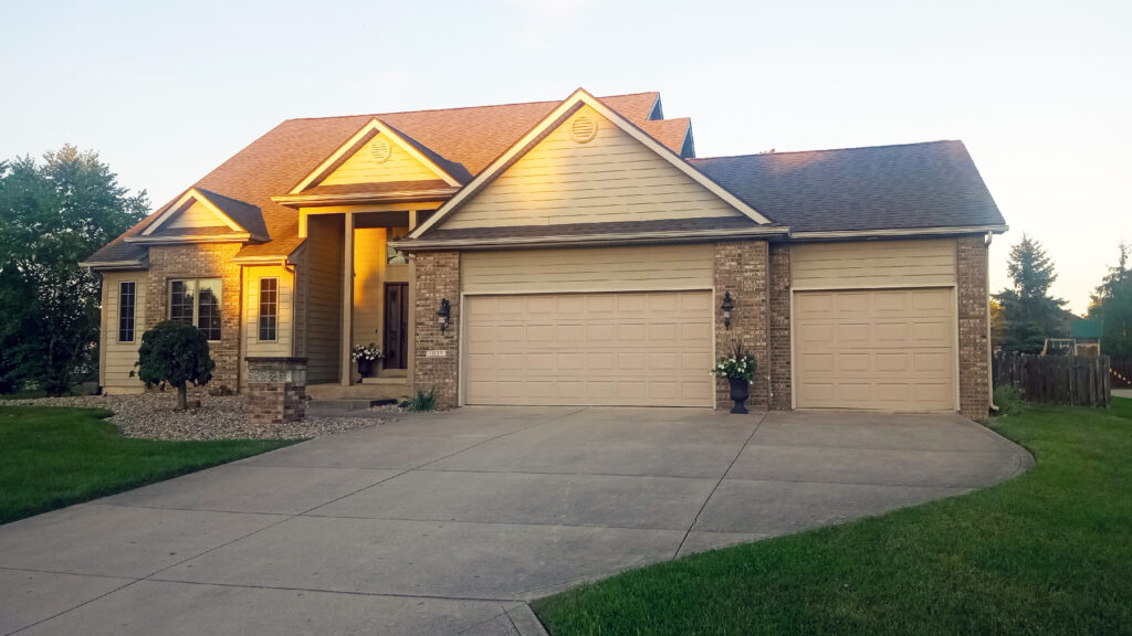 Aboite Custom on Cul-De-Sac Fort Wayne Home For Sale (3)