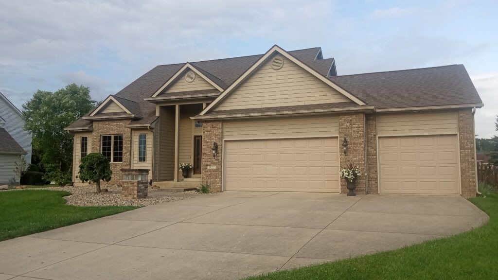 Home for sale on Clu-de-sac front exterior