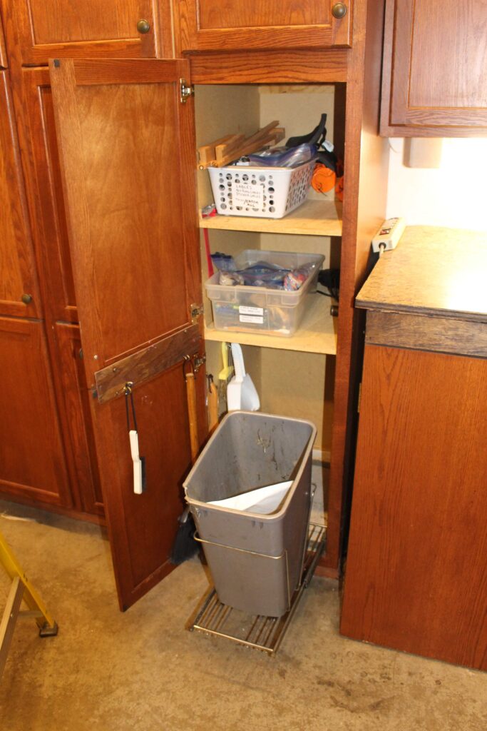 Nicely Finished Garage (2)